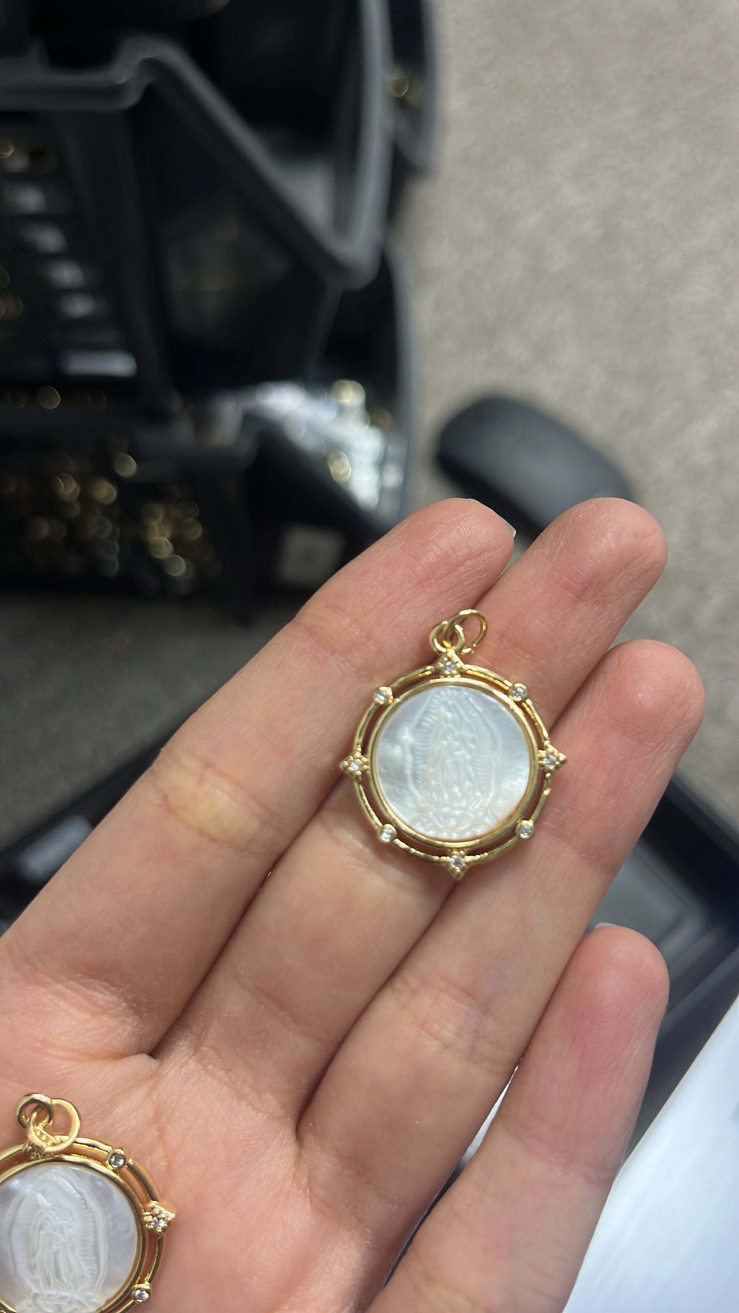 Medalla blanca 8 diamantes